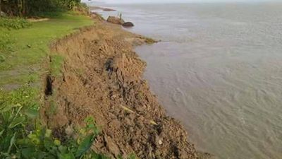 Five people missing as boat capsizes in Rupnarayan river in West Bengal