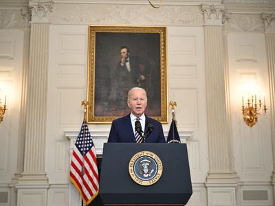 Biden's new move is playing offense on border politics. But will voters be swayed?