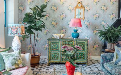 5 Wallpapered Rooms we say Prove Vintage-Style Wallcoverings are Making a Comeback This Year