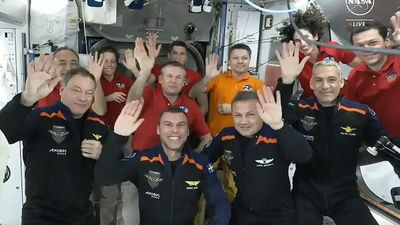 20 people in space! Humanity quietly tied a record last month