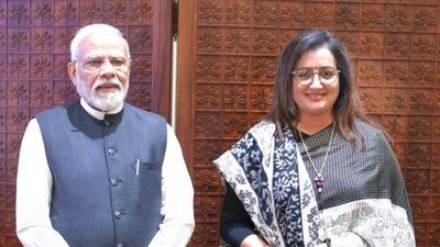Sumalatha meets Prime Minister
