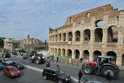 Meloni Restores Tax Breaks After Farmer Protests Reach Colosseum