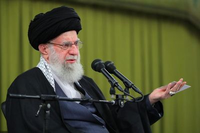 Instagram and Facebook delete the accounts of Iran’s supreme leader