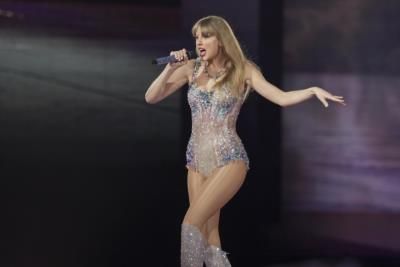 Taylor Swift's Early Anthem Performances in Pennsylvania