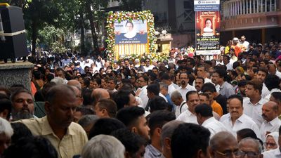 Day after Borivali ‘live’ shocker, a cremation and a delayed burial as Oppn. guns for Fadnavis