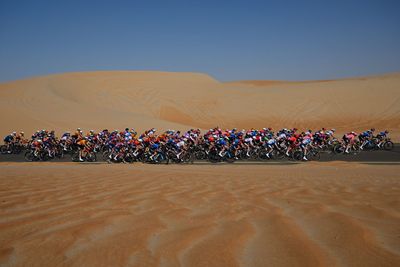 Echelons, punctures, sand dunes and sprints – Inside the UAE Tour Women convoy