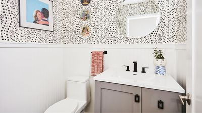 Renter-friendly small bathroom refreshes — 5 quick ideas designers love