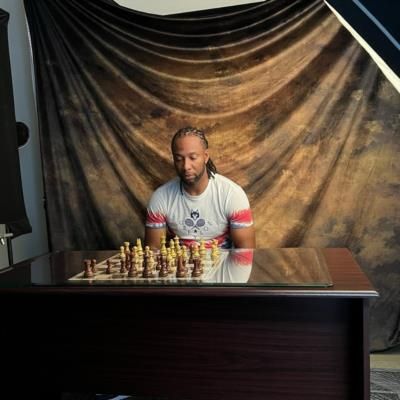 Discovering Life Lessons: Larry Fitzgerald's Chess Journey and Growth
