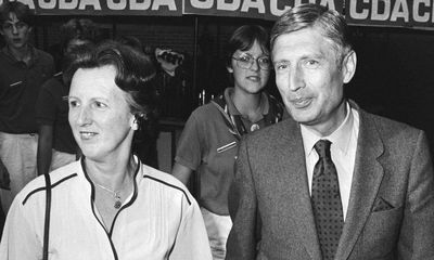 Duo euthanasia: former Dutch prime minister dies hand in hand with his wife