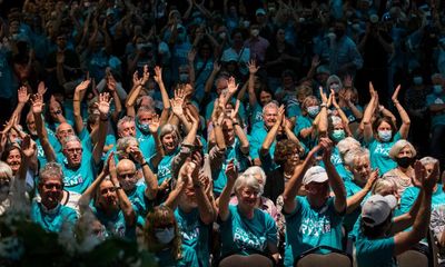 Teal candidates hard to find in Queensland as Climate 200 seeks to spark community action