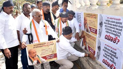 Mysuru Congress workers hold protest against Amit Shah’s visit