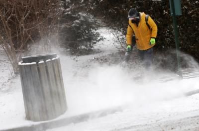 Severe weather threat as snow hits southern states