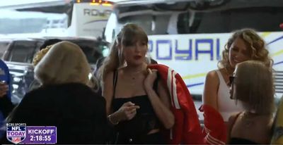 Here’s what Taylor Swift is wearing at the Super Bowl (and it matches what Travis Kelce wore)