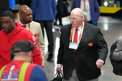 Andy Reid came to the Super Bowl dressed like legendary Chiefs head coach Hank Stram