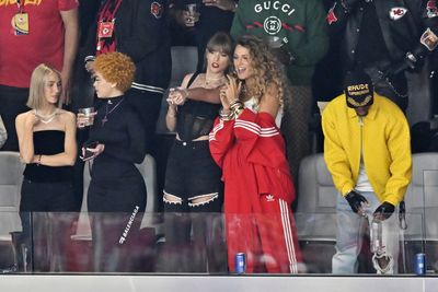 Taylor Swift cheers on boyfriend Travis Kelce at Super Bowl