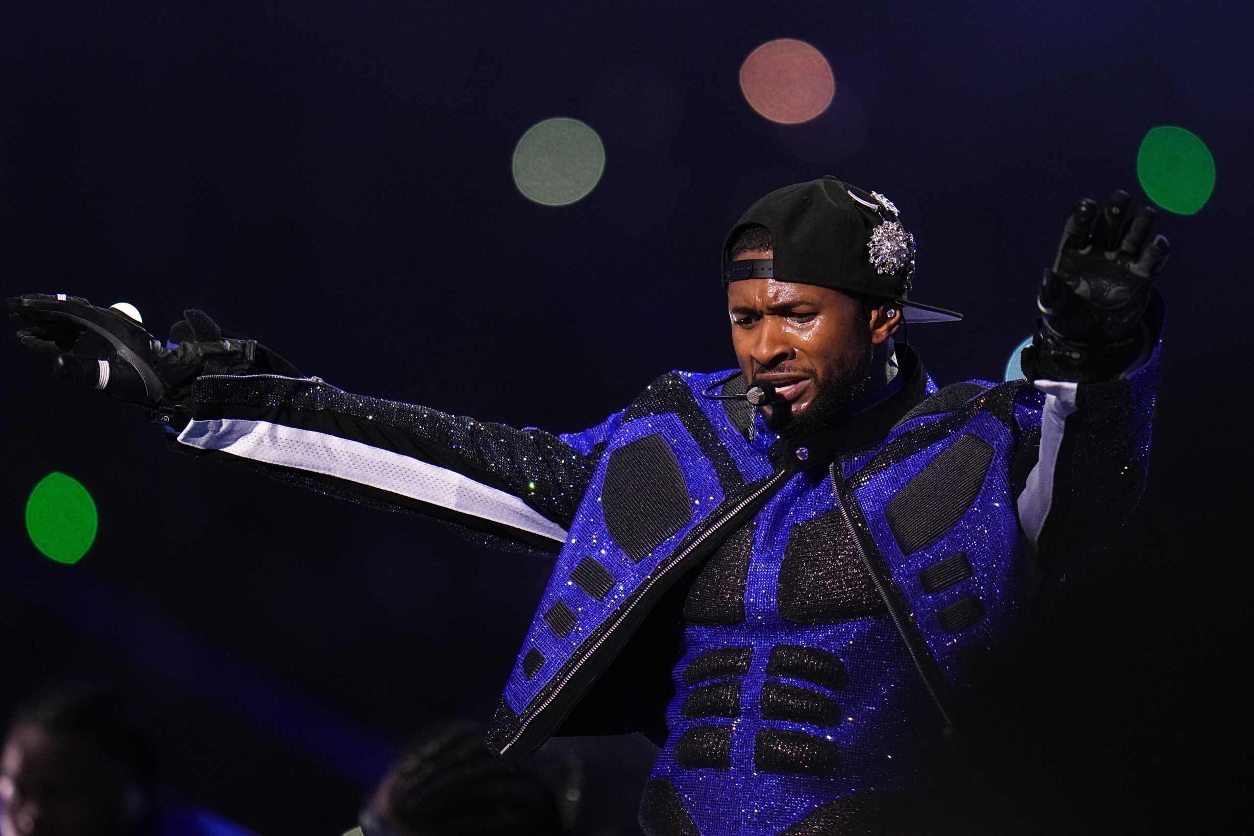Usher on roller skates at his incredible Super Bowl…