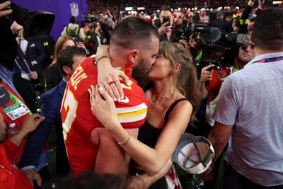 9 heartwarming photos of Travis Kelce and Taylor Swift celebrating the Super Bowl victory