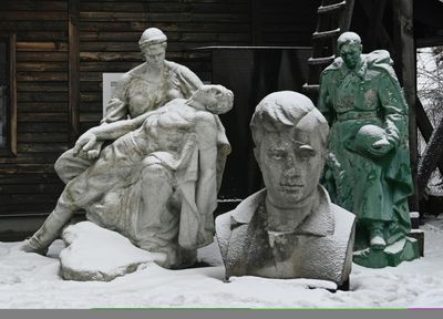 Ukraine Debates Future Of Downed Soviet Monuments