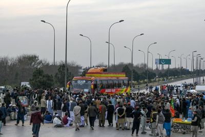 Pakistani protesters block highways to demonstrate against election results