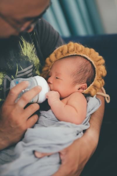 Infants resisting transition to sippy cups for milk—parents seek solutions