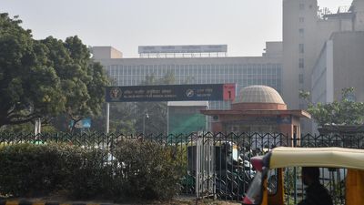 AIIMS Delhi-SBI launch smart card for hassle-free payments