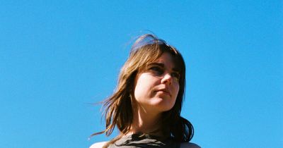 Angie McMahon making it through for debut show at Bar On The Hill