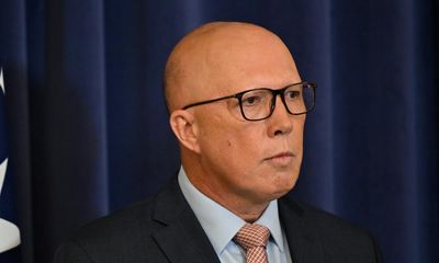 Peter Dutton intervened to allow criminal to extend stay in Australia