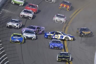 Chase Elliott Seeks NASCAR Championship Amid Private Personal Life