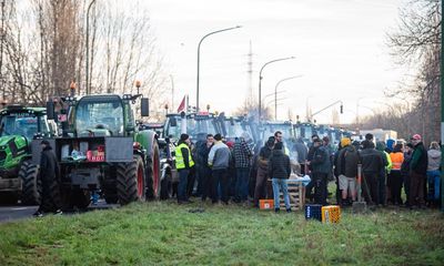 Tractor blockade disrupts operations at Belgian port of Antwerp