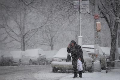 Northeast hit by major snowstorm, NYC braces for heavy snow