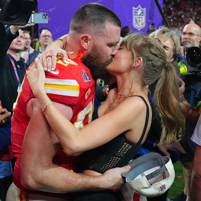 Body language expert on Taylor Swift's 'interesting behaviour' with Travis Kelce