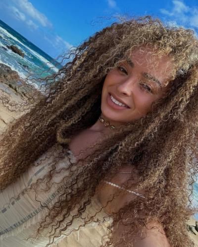 Ella Eyre Enjoys Beach Bliss in Instagram Pictures