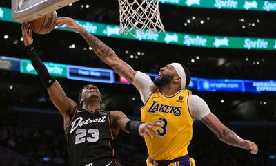 Lakers player grades: L.A. cruises past the Pistons