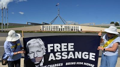 Federal MPs push for release of Julian Assange