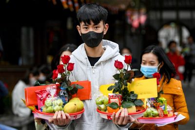 Vietnamese Valentine's: Help Me Find A Partner, Buddha