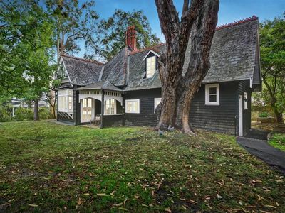 Rebuilding of Melbourne heritage house on cards as police investigate fire at the property