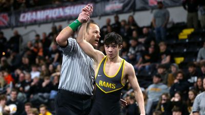 This elite Iowa high school wrestler has a secret for building mental strength — playing golf