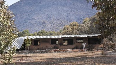 Bushfire evacuees return to homes and businesses