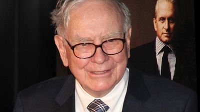 Warren Buffett Plays Stock Market Defense Again — Here Are His Top Q4 Moves