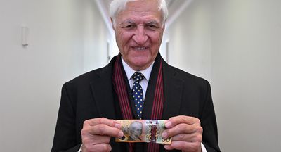 Bob Katter says it’s illegal for Australian businesses to refuse his $50. That’s false