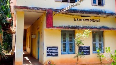 COVID-19 threat long gone, but a seven-decade-old library in Alappuzha in Kerala yet to recover from lockdown blues
