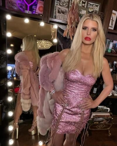 Jessica Simpson's Stunning Pink Ensemble Captivates with Glamour and Charm