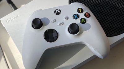 Xbox's February update features big improvements to control customization for both thumbsticks and remote play
