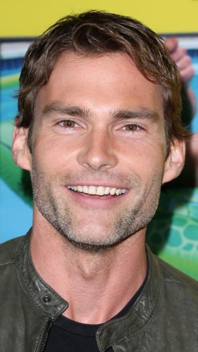 Actor Seann William Scott files for divorce from wife Olivia