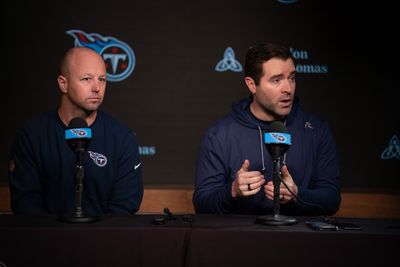 Photos from Titans’ introductory press conference with coordinators