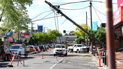 Sixteen homes 'uninhabitable' as outage compo capped