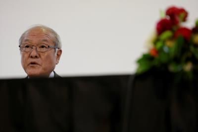 Japan Finance Minister Leaves Decision on Negative Rates to BOJ