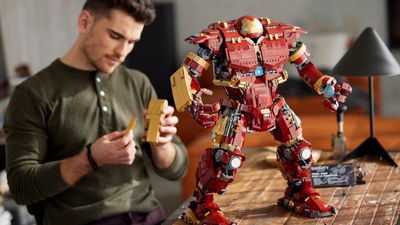 Save 30% on the absolutely massive Lego Marvel Hulkbuster