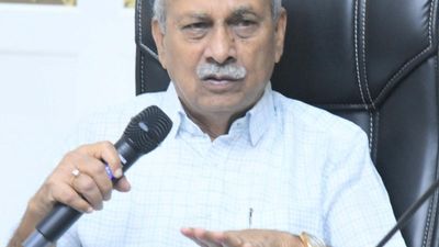 BJP leaders criticise Budget while Congress leaders welcome it