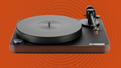 Clearaudio’s new Concept Signature is the gorgeous, customizable turntable you’ve been looking for